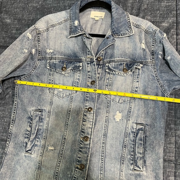 SOLD! Taking to consignment 7/31 Vici Layne  distressed denim Jean jacket - Picture 13 of 16